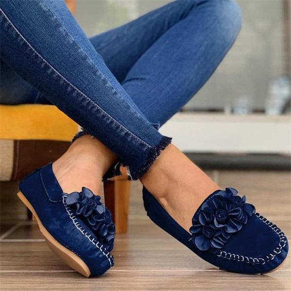 Myquees Women Comfy Slip-On Flower Suede Loafers
